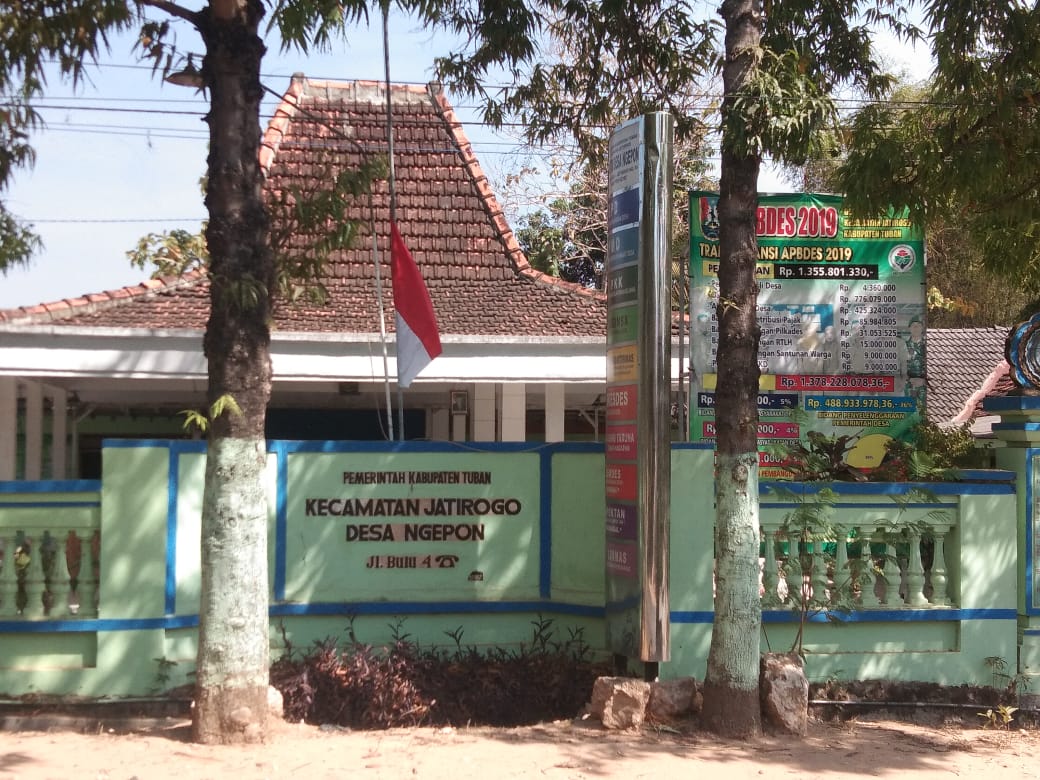 Pemerintah Desa Ngepon Kibarkan Bendera setengah Tiang